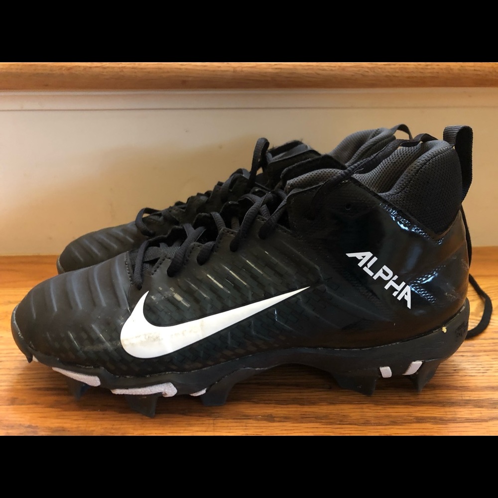 Football cleats